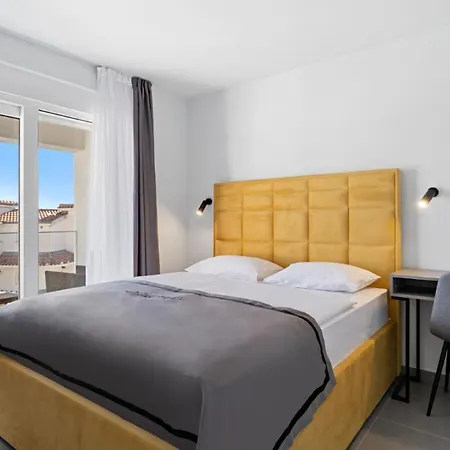 Luxury Two-Floor Apartment With Private Heated Pool, Garden And Sea View 1 * Primošten
