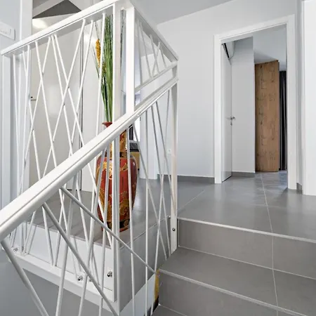 Daire Luxury Two-Floor Apartment With Private Heated Pool, Garden And Sea View 1 Primošten