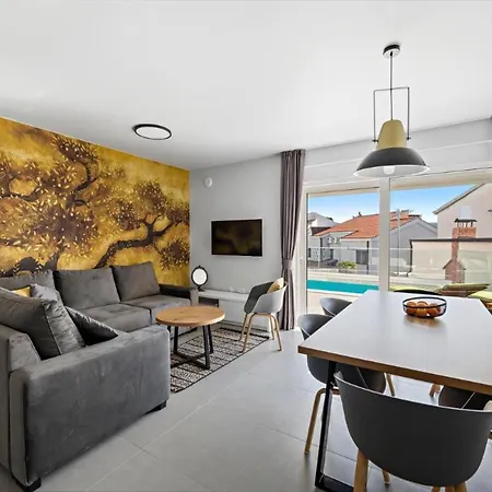 Luxury Two-Floor Apartment With Private Heated Pool, Garden And Sea View 1 Daire *