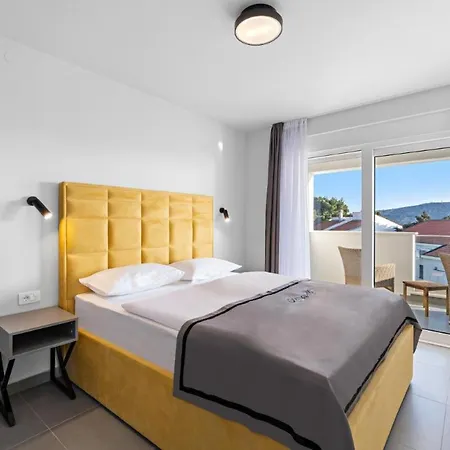 Luxury Two-Floor Apartment With Private Heated Pool, Garden And Sea View 1 Daire