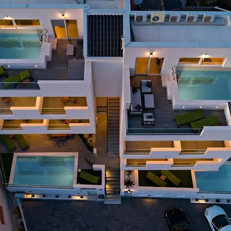 Luxury Two-Floor Apartment With Private Heated Pool, Garden And Sea View 1 *