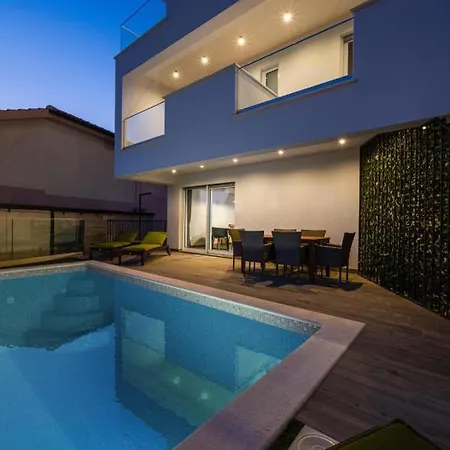 Luxury Two-Floor Apartment With Private Heated Pool, Garden And Sea View 1 * Primošten
